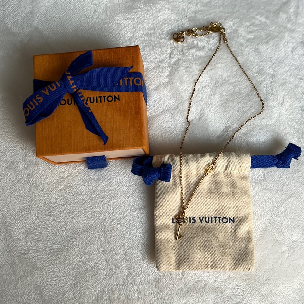 Louis Vuitton lady lucky necklace